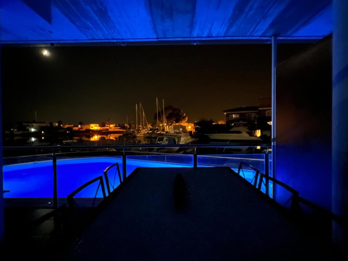 Blau Apartamento Frente A Los Canales Y Las Puestas De Sol De Roses Exteriér fotografie