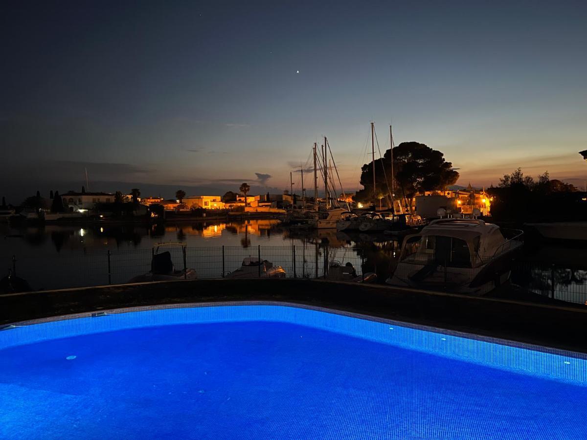 Blau Apartamento Frente A Los Canales Y Las Puestas De Sol De Roses Exteriér fotografie