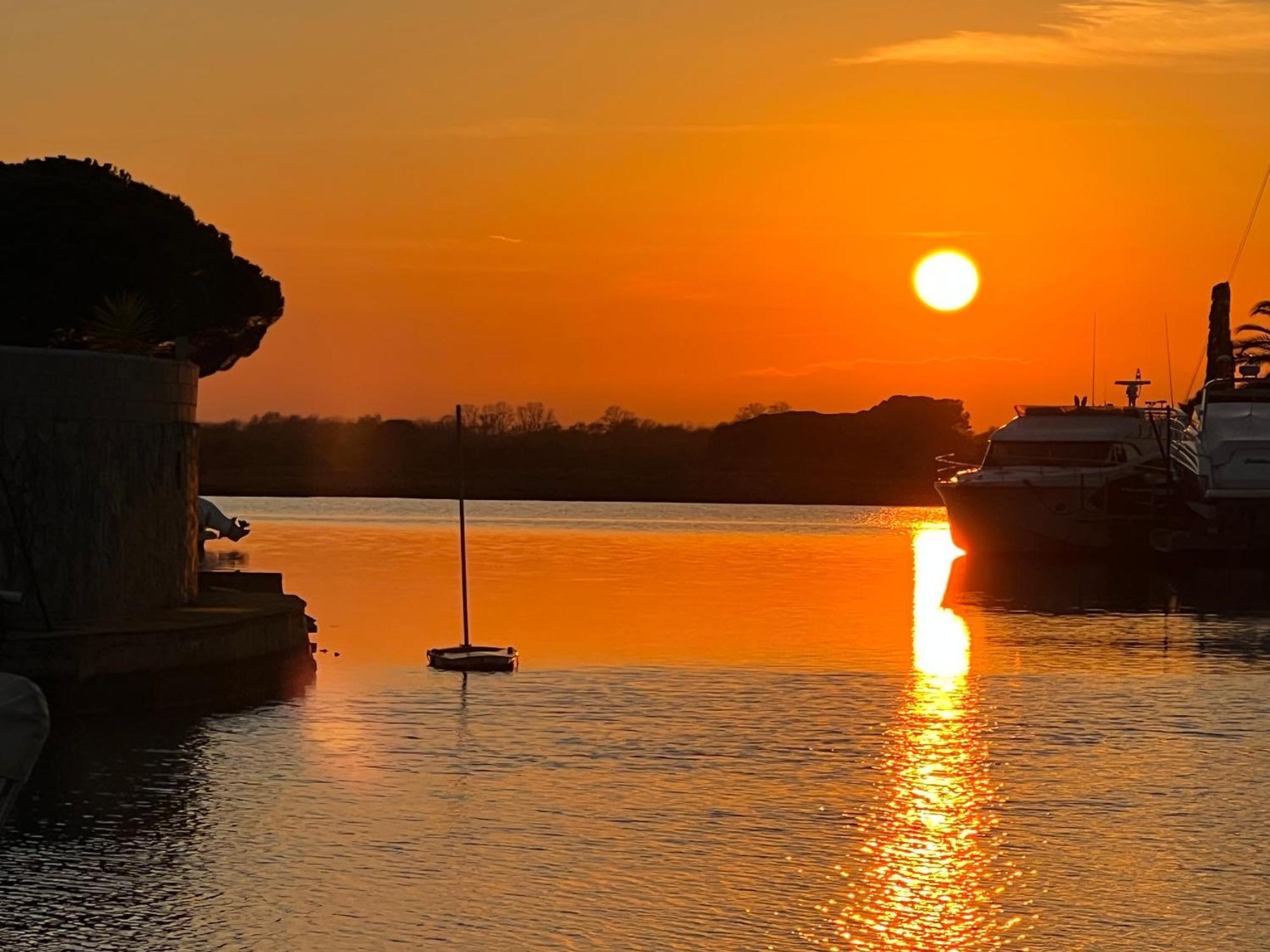 Blau Apartamento Frente A Los Canales Y Las Puestas De Sol De Roses Exteriér fotografie