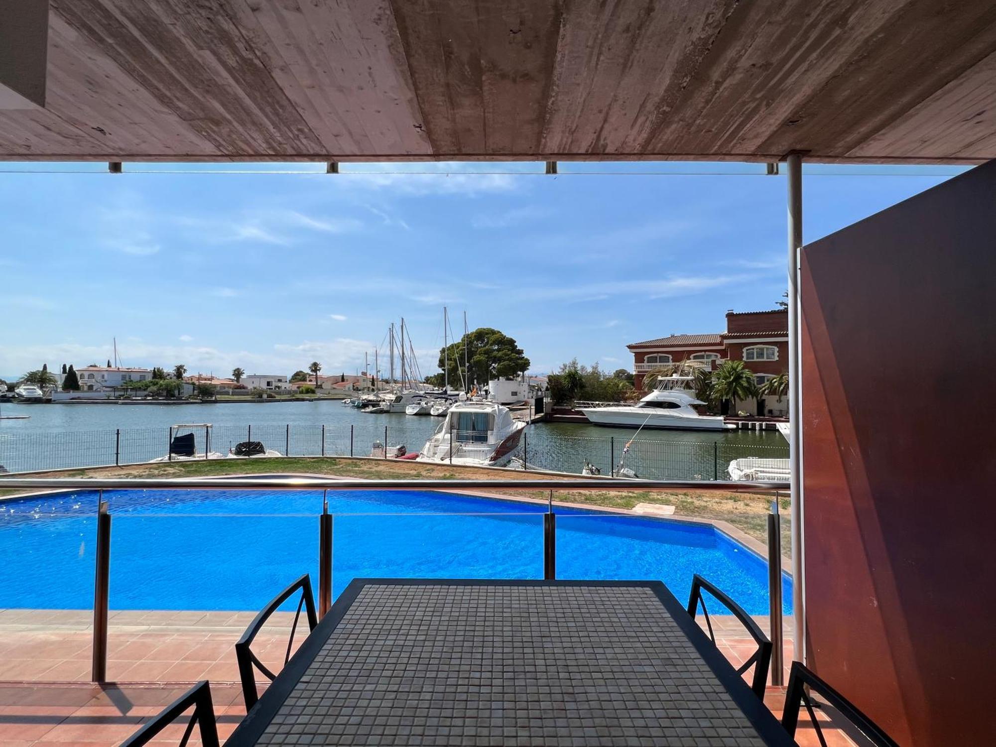 Blau Apartamento Frente A Los Canales Y Las Puestas De Sol De Roses Exteriér fotografie